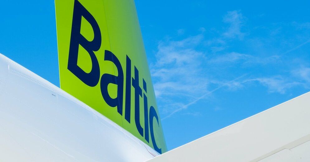   : airBaltic     Airbus A220
