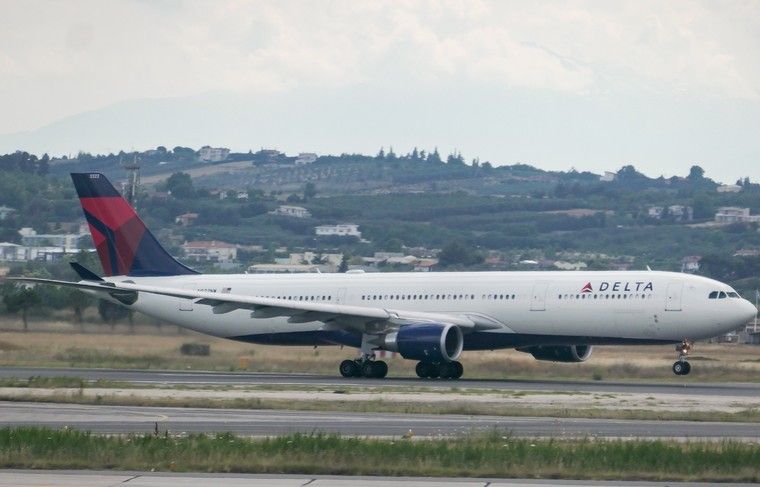  delta suffered flight and medical lines emergency 