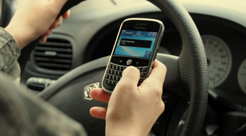 Закон и право: Из-за мобильных телефонов в автокатастрофах погибло 67 человек за последние 3 года