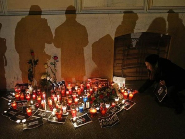 Знаменитости: Парижские теракты: артисты отменили свои концерты в знак скорби по погибшим