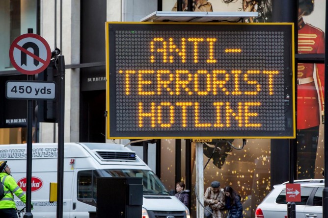 Происшествия: Лондонцы избегают общественного транспорта и людных мест, пребывая в страхе от возможных террористических актов