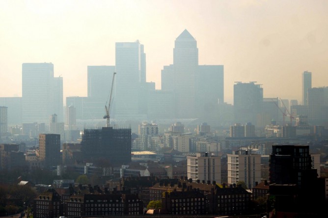 Погода: Лондон готовится к очередному облаку пыли из Сахары