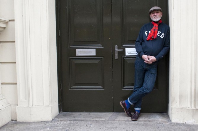 Досуг: Мужчина, который на протяжении 30-ти лет был бездомным, открыл фотовыставку мест, где он ночевал
