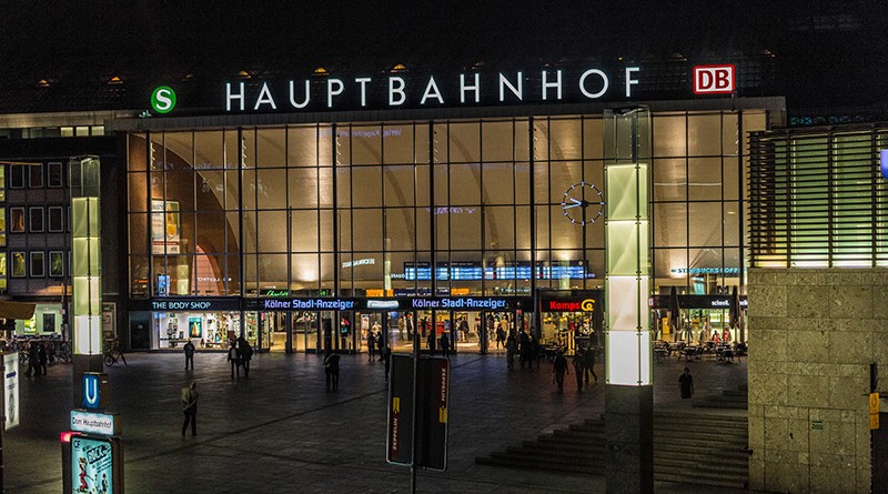 Свидетельница из Великобритании рассказала об ужасающих нападениях на женщин в Кельне 09012016 В мире: Свидетельница из Великобритании рассказала об ужасающих нападениях на женщин в Кельне