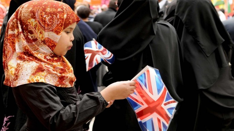 В мире: Количество мусульман, проживающих в Британии, продолжает расти