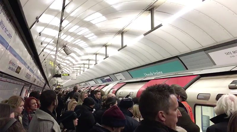 Происшествия: Эвакуация на станции Seven Sisters стала причиной "настоящего хаоса"