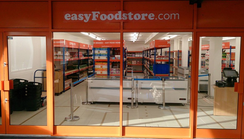 Видео: В Лондоне открылся продуктовый магазин, где все стоит по 25 пенсов
