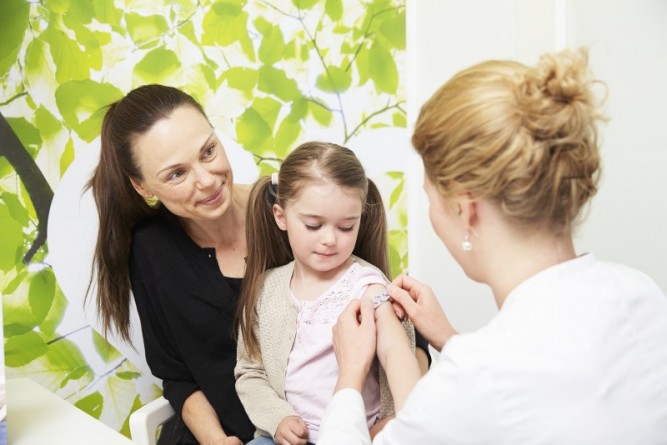 Здоровье и красота: Все больше британцев подписывает петицию о вакцинации против менингита