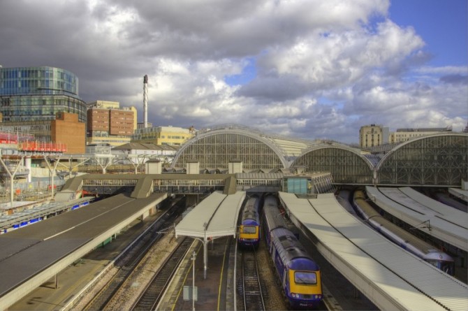 Видео: Elizabeth Line - новая высокоскоростная железная дорога в Лондоне