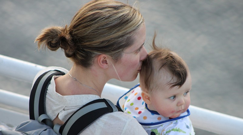 Закон и право: Семьи британцев выступают против закона о минимальном доходе для получения визы