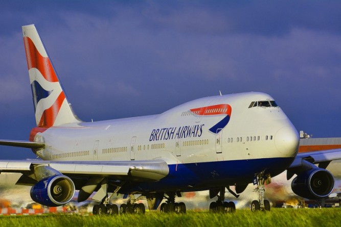Общество: Самолет British Airways запросил экстренную посадку из-за ЧП на борту