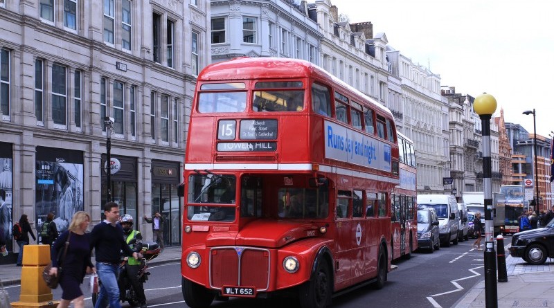 Винтажные "Рутмастеры" вернулись на дороги Лондона 25032016 Общество: Винтажные "Рутмастеры" вернулись на дороги Лондона