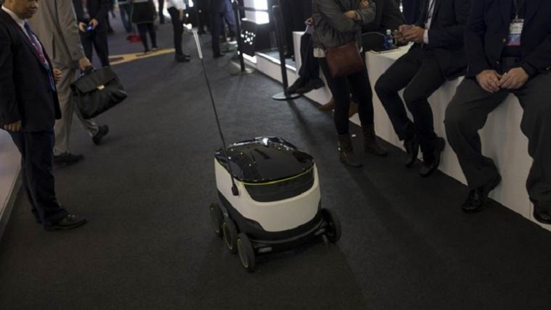 Технологии: На улицах Лондона уже работают первые роботы-курьеры