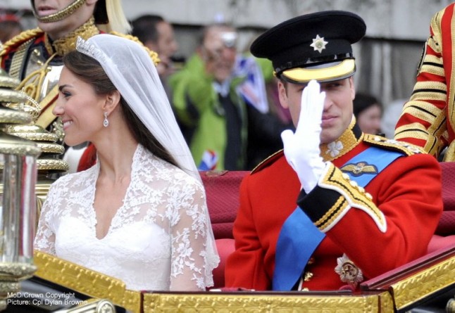 Знаменитости: Для Кейт и Уильяма началось новое королевское турне