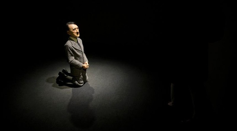 Скульптура Гитлера на коленях продана за 12 миллионов фунтов 09052016 Искусство: Скульптура Гитлера на коленях продана за 12 миллионов фунтов