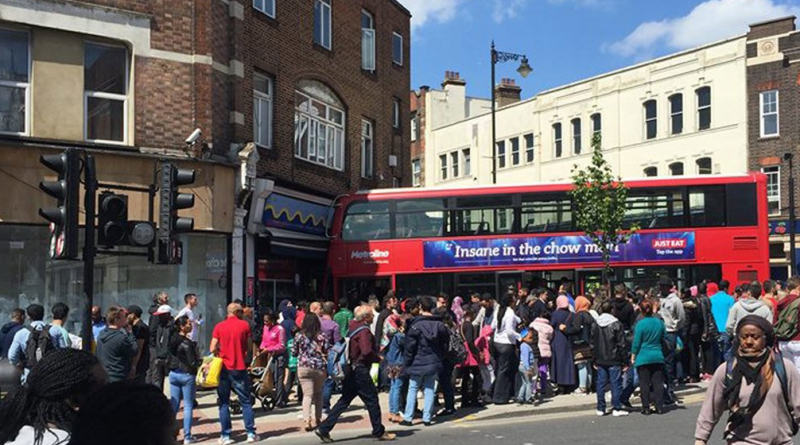 В Харлсдене двухэтажный автобус врезался в магазин: 17 человек ранены 16052016 Общество: В Харлсдене двухэтажный автобус врезался в магазин: 17 человек ранены