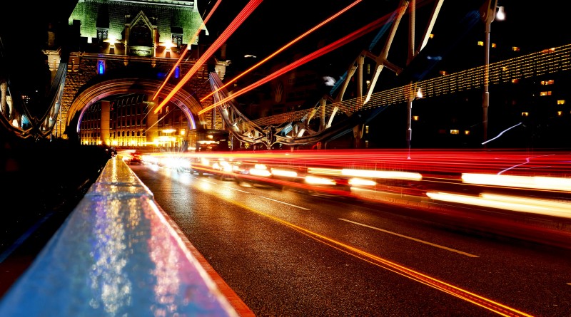 Общество: Садик Хан заявил о глобальной программе освещения всех мостов Темзы