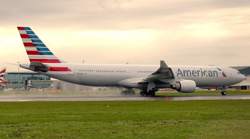 Происшествия: На борту самолета в аэропорту Хитроу произошло задымление, пассажиры эвакуированы