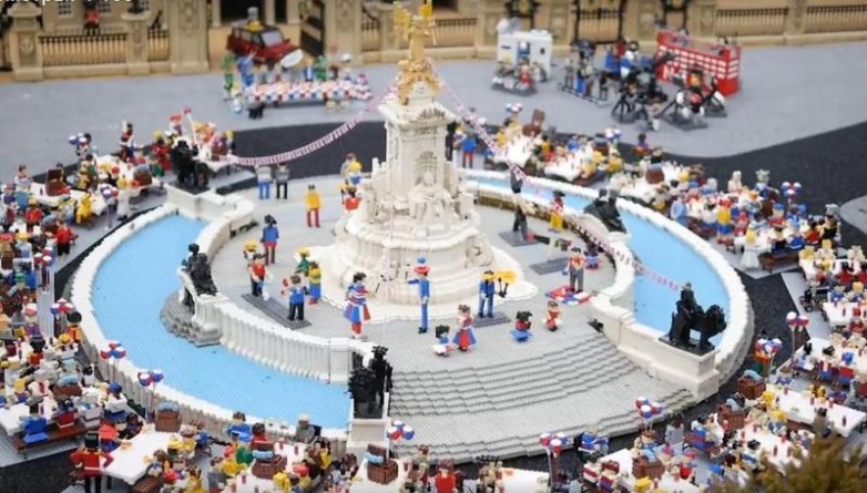 Досуг: Ко Дню Рождения королевы из Лего собрали модель Букингемского дворца