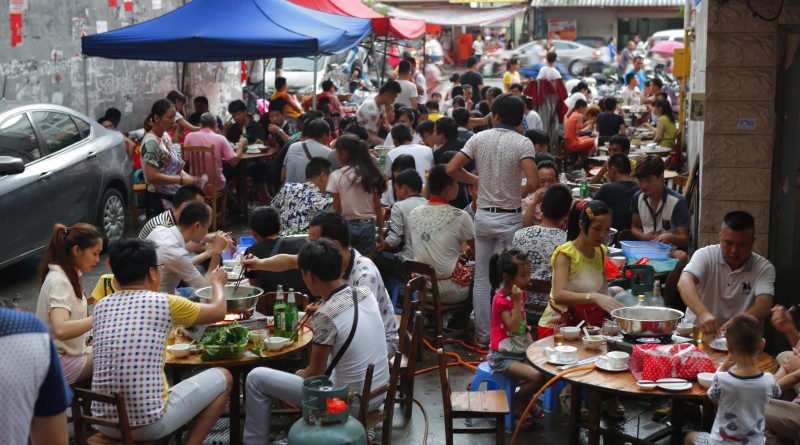 В мире: Петиция о закрытии фестиваля собачьего мяса собрала уже 11 млн подписей