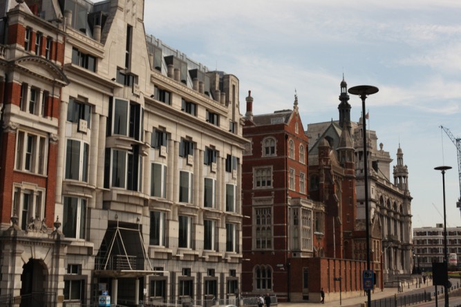Общество: Недвижимость в Лондоне - самая дорогая в Европе
