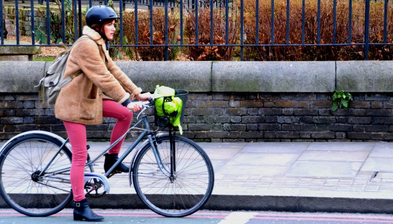 Закон и право: Водителей, проезжающих слишком близко к велосипедистам, могут ждать штрафы до 5000 фунтов