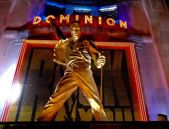 Искусство: Куда пропала 20-футовая статуя Фрэдди Меркьюри возле театра Доминион