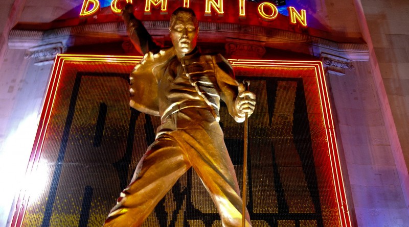 Куда пропала 20-футовая статуя Фрэдди Меркьюри возле театра Доминион 14062016 Искусство: Куда пропала 20-футовая статуя Фрэдди Меркьюри возле театра Доминион