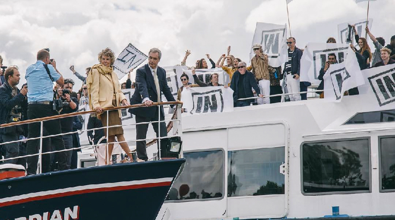 Досуг: Brexit-битва в водах Темзы (фото)