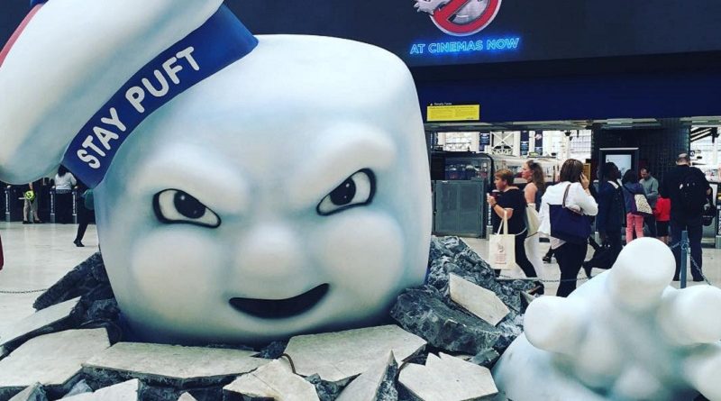 На станции Ватерлоо появилось... гигантское привидение, пробившее пол 12072016 Досуг: На станции Ватерлоо появилось... гигантское привидение, пробившее пол