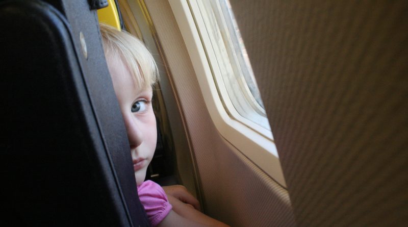 Ryanair: родители, путешествующие с детьми, смогут резервировать для себя места рядом за 8 £ 30072016 Бизнес и финансы: Ryanair: родители, путешествующие с детьми, смогут резервировать для себя места рядом за 8 £