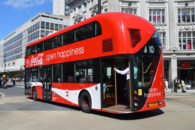 Общество: Около 300 кондукторов лондонских New Routemaster будут уволены