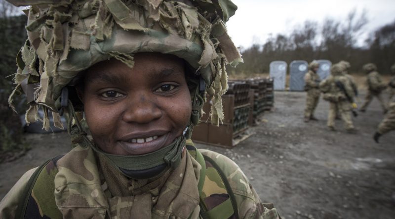Общество: Женщинам-военным в Британии разрешили участие в военных операциях на передовой