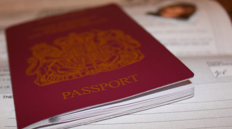 Британский паспорт после Brexit: красный или синий? 31072016 Общество: Британский паспорт после Brexit: красный или синий?