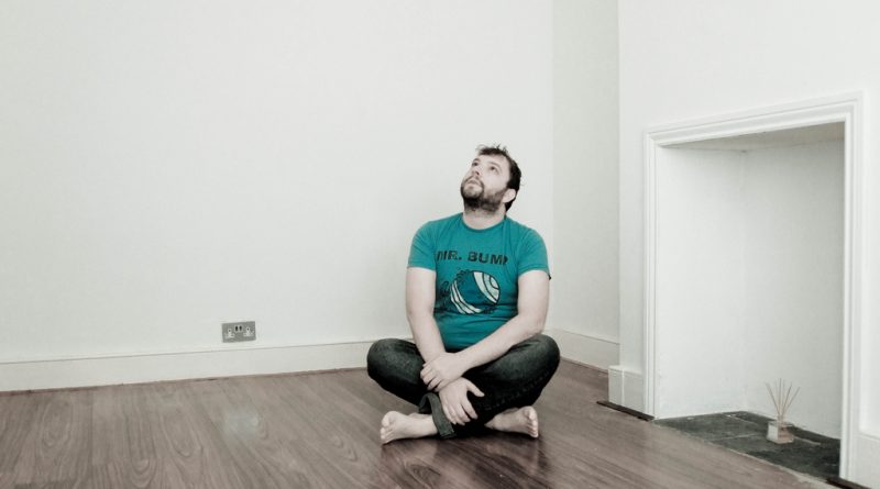 Социальный эксперимент в Британии: можно ли жить без одежды, гаджетов и предметов быта? 06072016 Общество: Социальный эксперимент в Британии: можно ли жить без одежды, гаджетов и предметов быта?