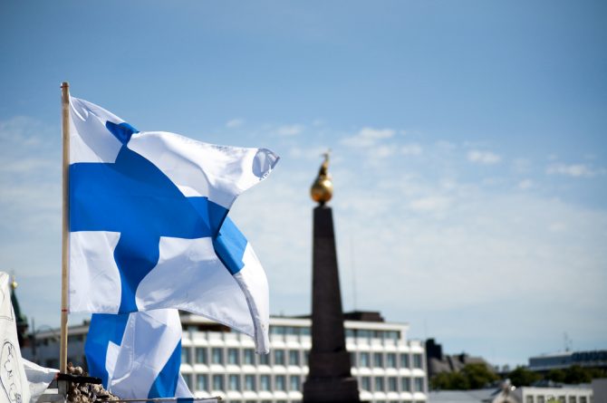 Бизнес и финансы: Финляндия планирует ввести безусловный ежемесячный доход в размере 800 евро