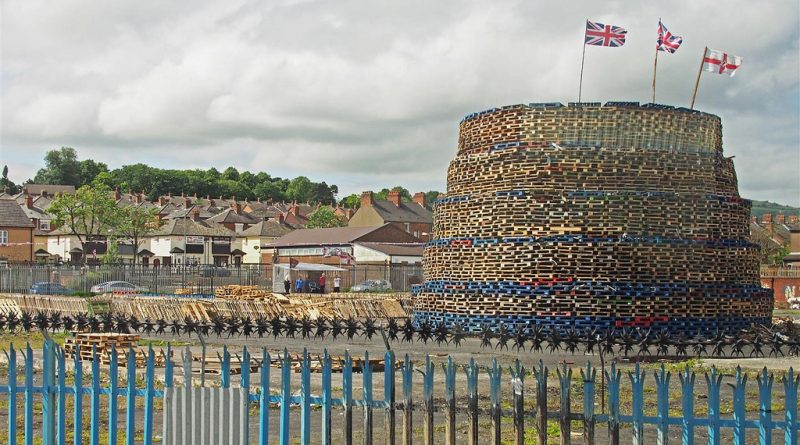 В Северной Ирландии прошло празднование годовщины победы протестантов над католиками 13072016 Общество: В Северной Ирландии прошло празднование годовщины победы протестантов над католиками