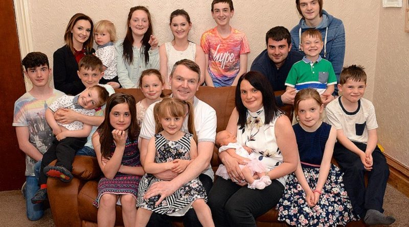 В самой большой семье Британии очередное пополнение 28072016 Общество: В самой большой семье Британии очередное пополнение