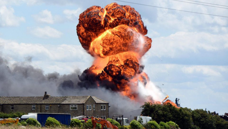 Видео: На ферме в Йоркшире прогремел мощный взрыв
