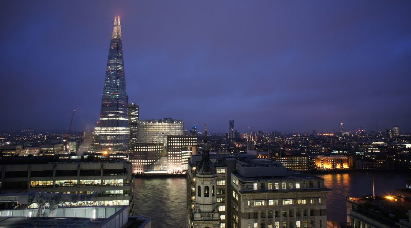 Общество: Пропасть между бедными и богатыми в Лондоне становится все больше