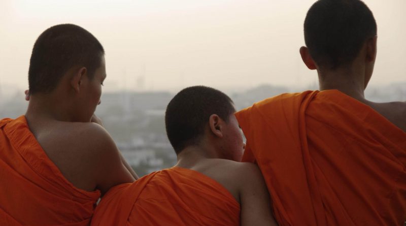 Псевдо-монахи вымогают деньги у туристов в Лондоне 19082016 Общество: Псевдо-монахи вымогают деньги у туристов в Лондоне