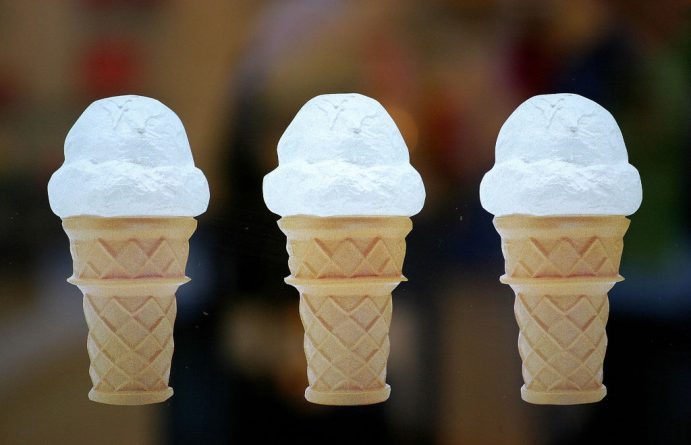 Общество: Ведущая юридическая фирма кормит своих сотрудников бесплатным мороженым