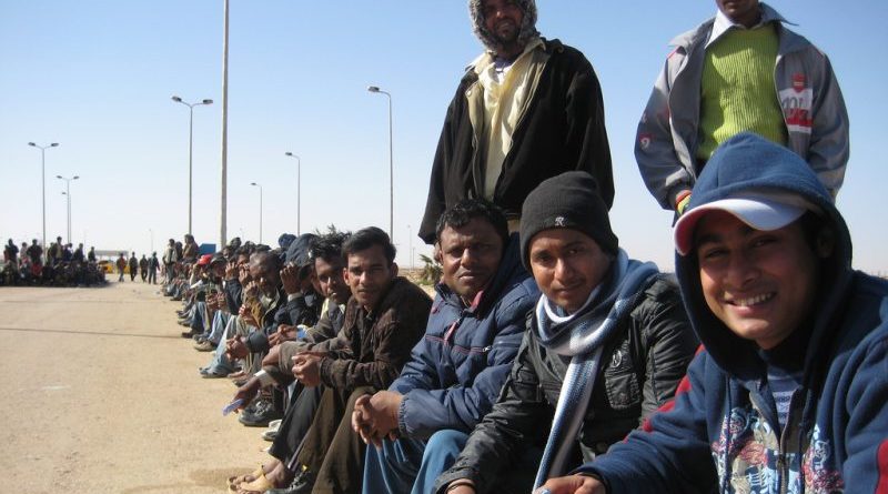 Один миллион мигрантов проживает в Британии незаконно и никогда не будет депортирован 03082016 Общество: Один миллион мигрантов проживает в Британии незаконно и никогда не будет депортирован