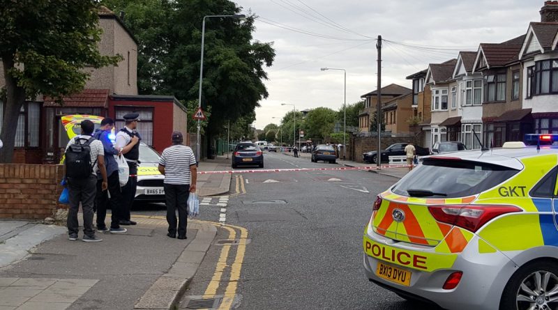 Одиннадцатилетний мальчик ранен возле детской площадки 09082016 Происшествия: Одиннадцатилетний мальчик ранен возле детской площадки