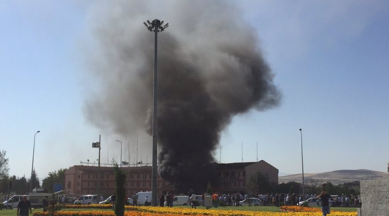 Взрывы в Турции: шестеро погибших, сотни раненых 18082016 В мире: Взрывы в Турции: шестеро погибших, сотни раненых