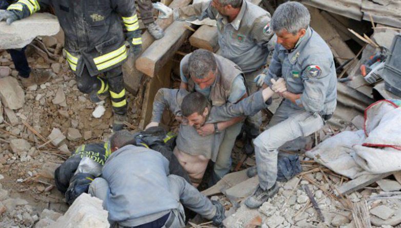 В мире: Землетрясение в Италии: уничтожен целый город, 21 человек погиб