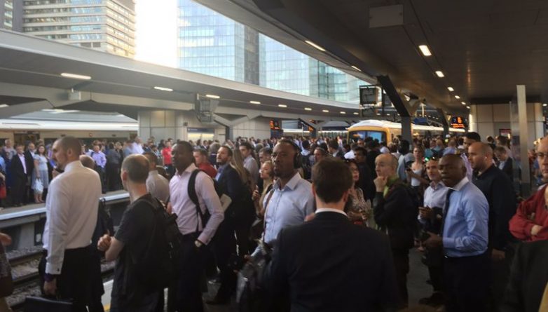 Общество: Рассерженные пассажиры жалуются на хаос на обновленной станции London Bridge