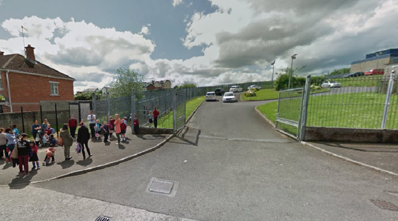 Из-за бомбы школьников  эвакуировали в первый день учебы 31082016 Происшествия: Из-за бомбы школьников  эвакуировали в первый день учебы