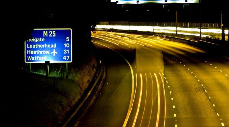 Происшествия: Пробки и задержки на автомагистрали M25 этим утром растянулись на 3 часа
