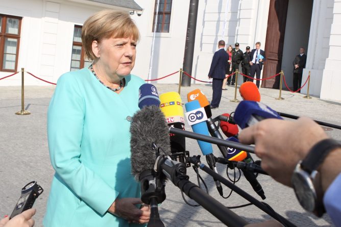 В мире: Партия Ангелы Меркель в Германии терпит громкое поражение